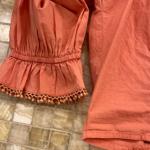 Free People prairie style Button-Front blouse with embroidered detail. Size S/P - Picture 8 of 11